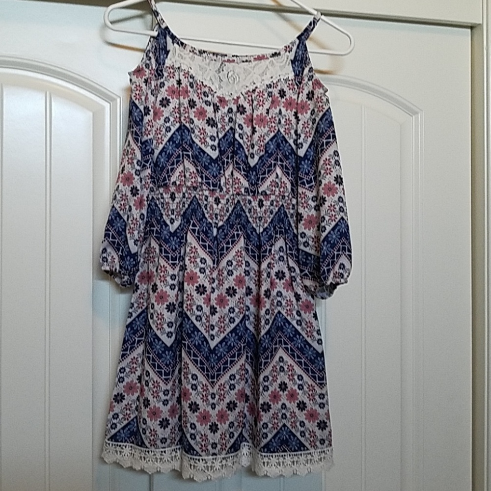 Shoulder cut out, cute juniors dress, size 10